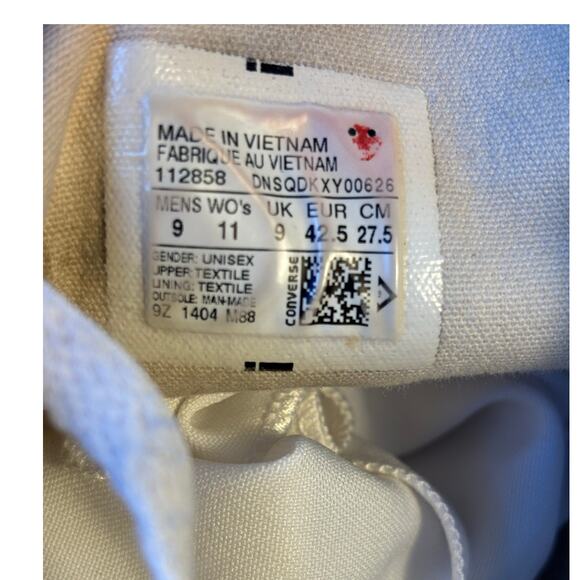 Comme des Garçons play x Converse Play Heart Low Tops Men's 9 | Women's 11 - Picture 2 of 10